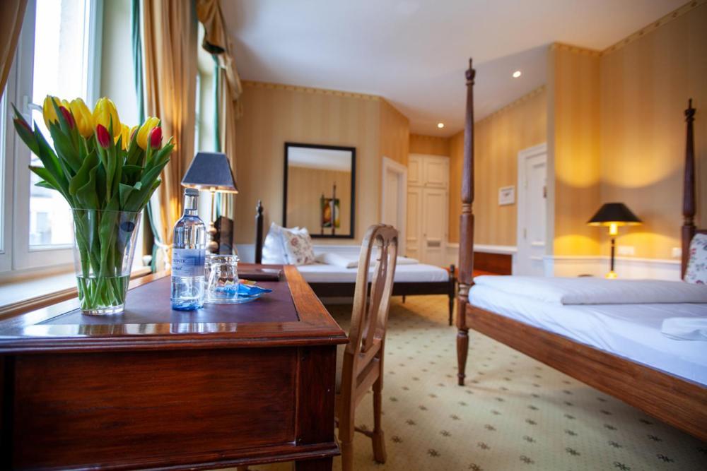 Hotel Niederlaendischer Hof Шверин Экстерьер фото
