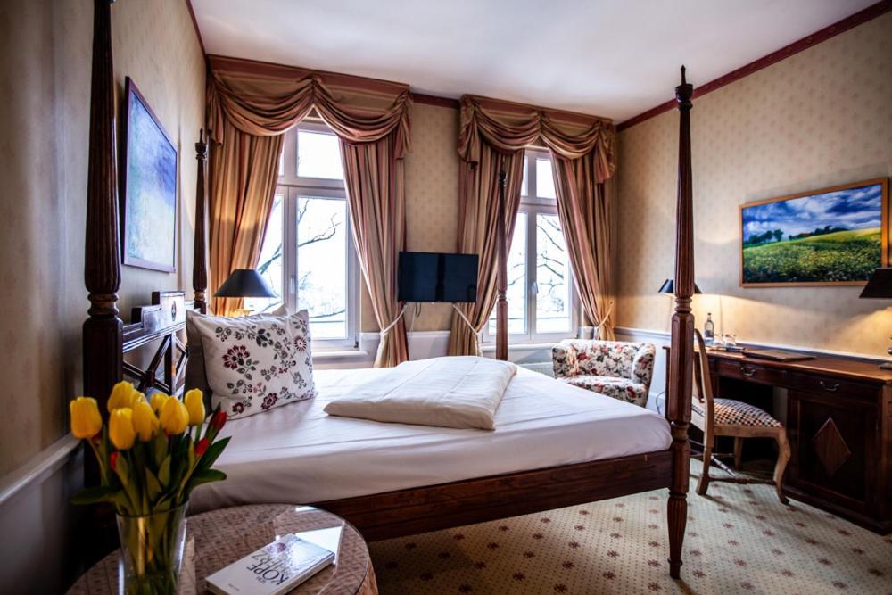 Hotel Niederlaendischer Hof Шверин Экстерьер фото