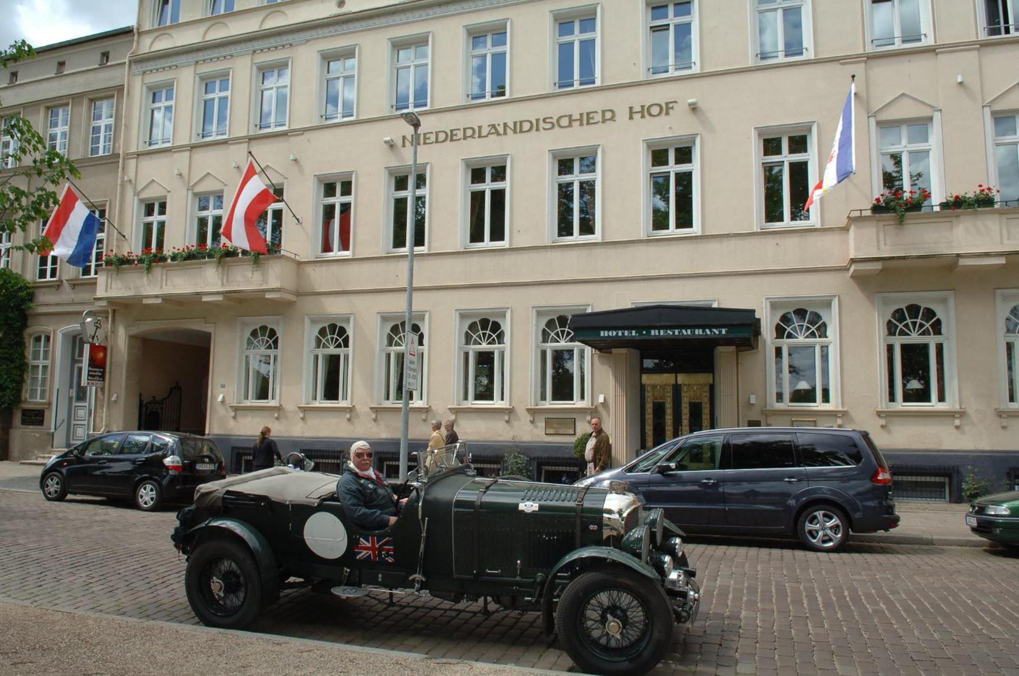 Hotel Niederlaendischer Hof Шверин Экстерьер фото
